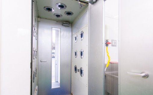 エアシャワー室